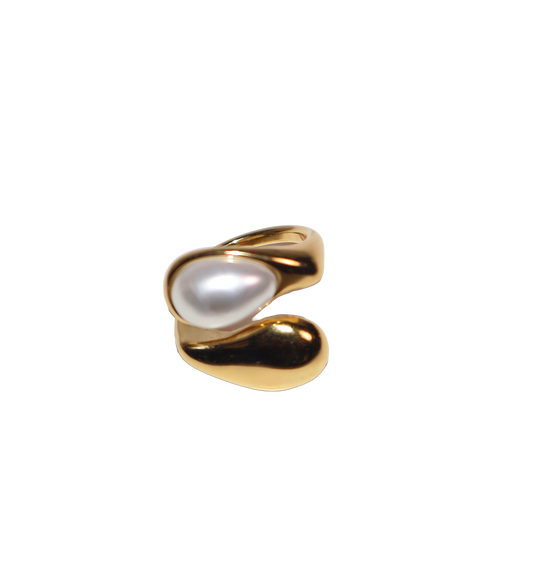 Wrapped in Perla Ring